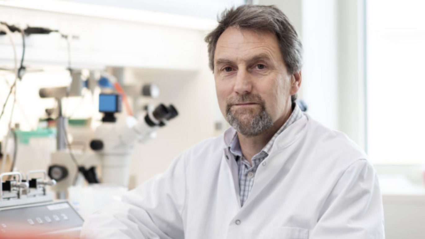 Ulf Simonsen from the Department of Biomedicine receives DKK 5.3 million for his corona related research. Photo: Lars Kruse/AU.