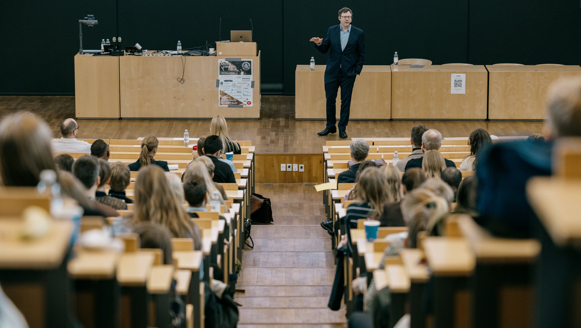Director of the Danish Health Authority, Jonas Egebart, delivers today's second keynote. Photo: Jens Hartmann Schmidt, AU Photo.