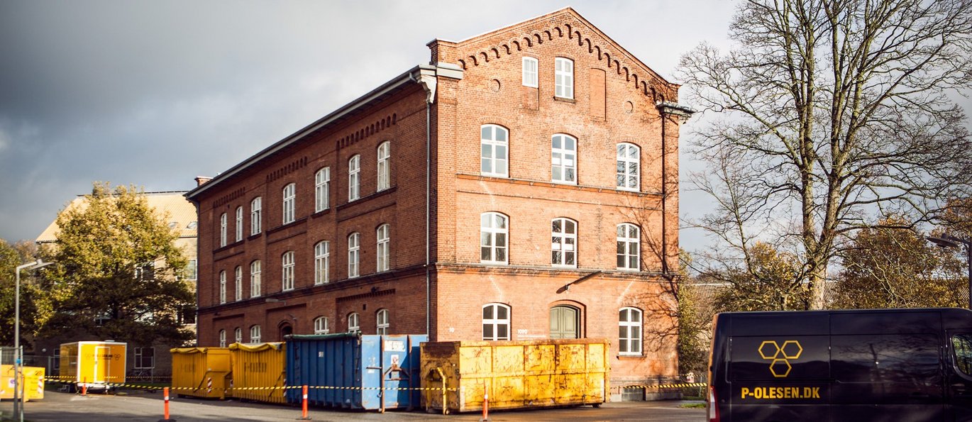 The Officers' Building is currently being emptied and any environmentally harmful materials are being safely disposed of prior to the building being demolished.