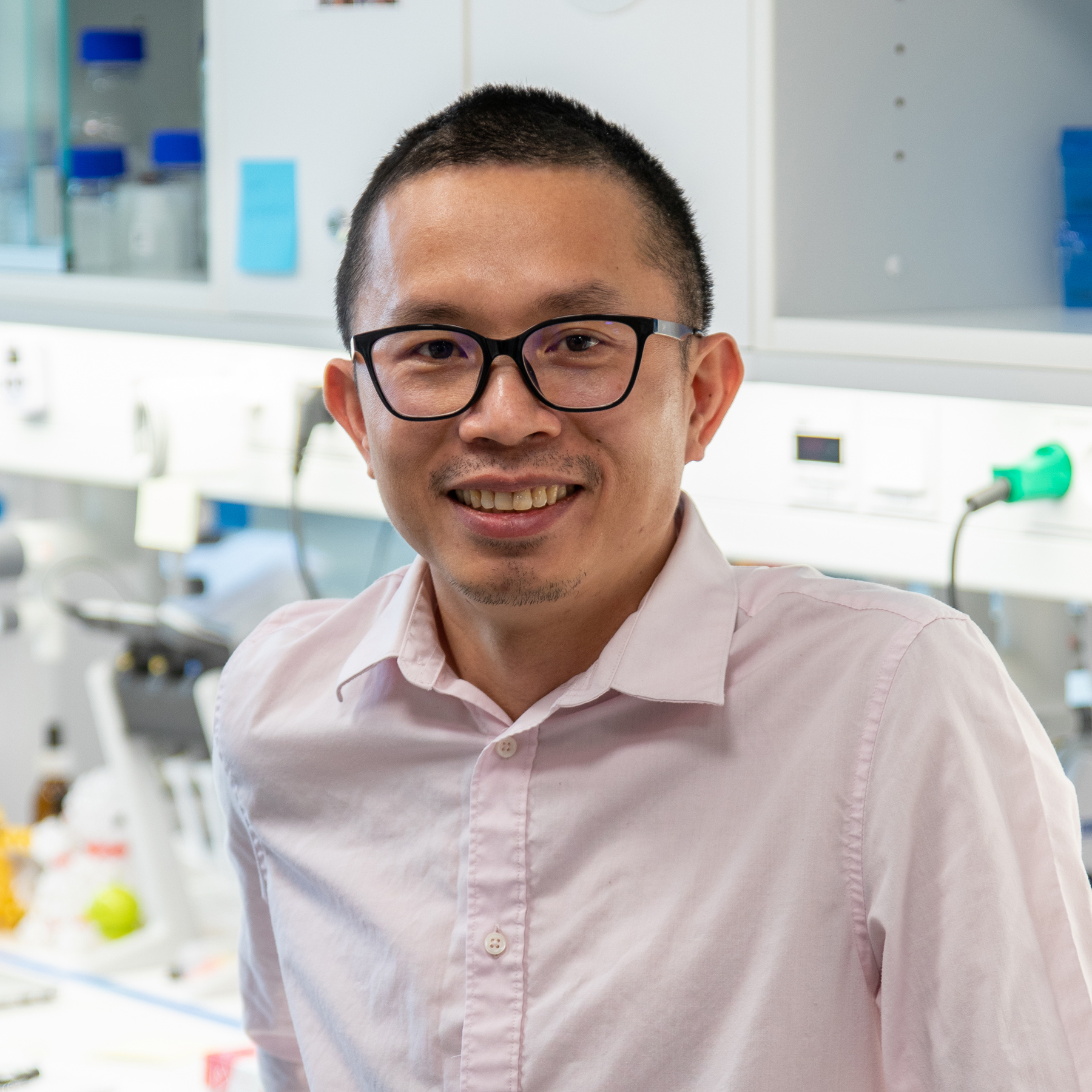 Portrait of Professor Yonglun Luo