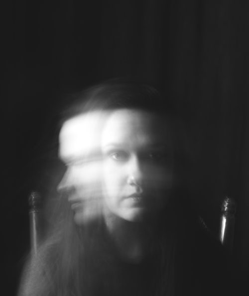 Der er to typer af bipolar sygdom. Type 1 og type 2. Førstnævnte bliver betragtet som den klassiske form, hvor manier og også ofte depressioner optræder, mens man oplever depressioner og mildere former for manier ved type 2.