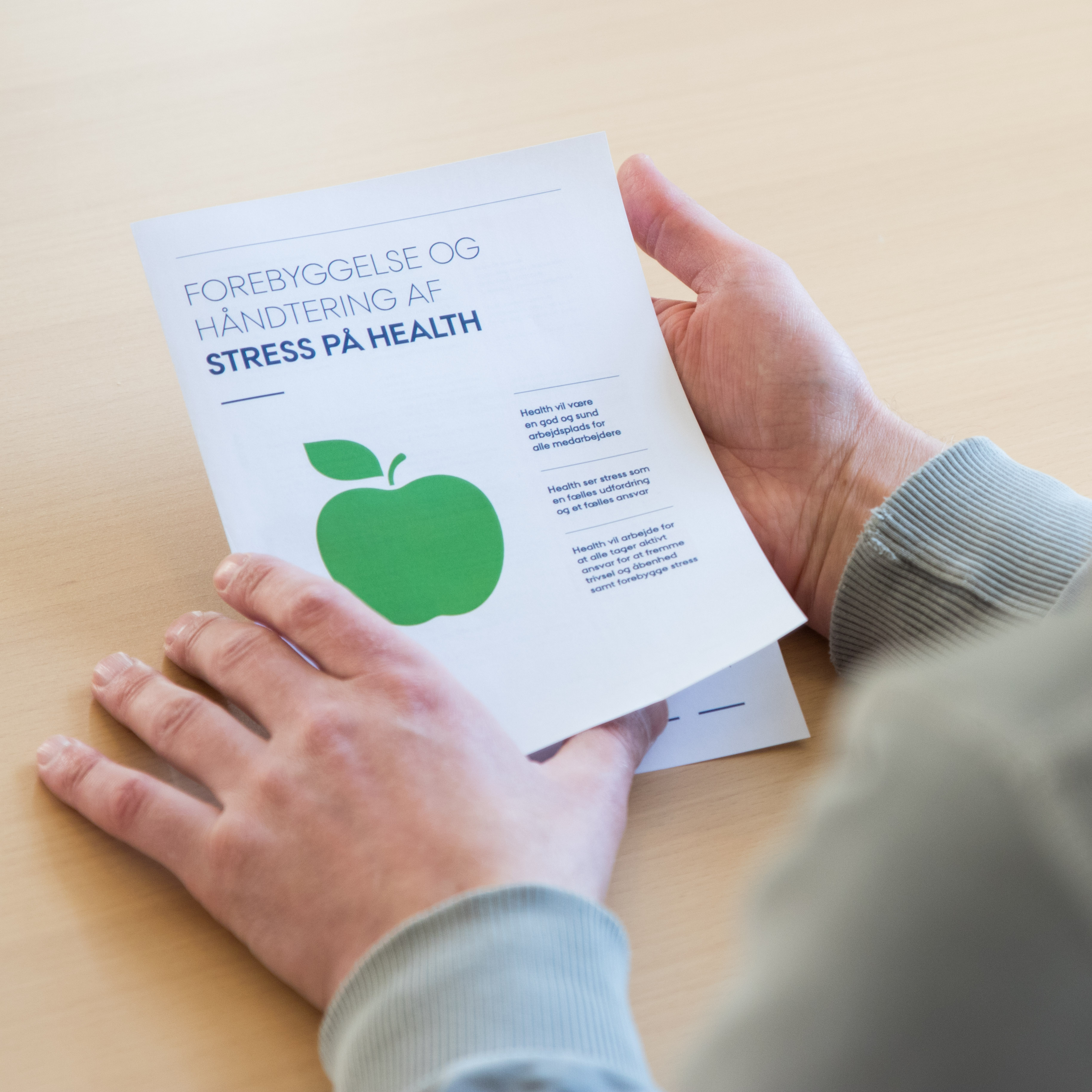 Tag testen i Healths stressfolder og få en indikation på, om du har symptomer på stress. Foto: Health Kommunikation.