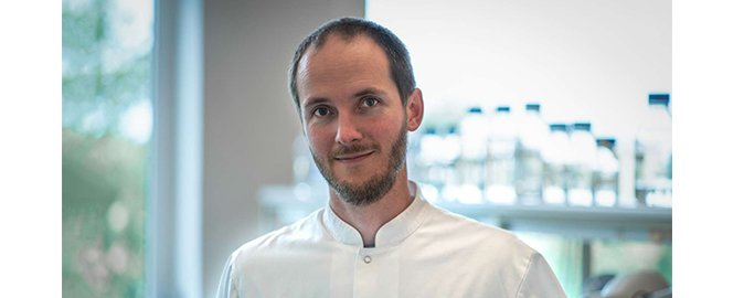 Lasse Sommer Kristensen som står bag studiet forudser, at resultaterne vil tage forskningsfeltet i en helt ny retning med et øget fokus på at forstå, hvordan molekylerne virker gennem kræftcellernes mikromiljø. Foto: Lundbeckfonden.