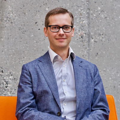Lektor og ph.d. Nicolai Juul Birkbak får fakultetets talentpris i år. Tilmeld dig prisoverrækkelsen den 7. oktober, og hør ham fortælle, hvorfor han er så fascineret af bioinformatik og præcisionsmedicin, og hvordan han griber forskningen an. Foto:
