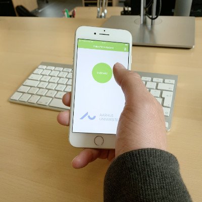 In future, you will need to use the QR codes on the door signs in the faculty's buildings and the DaluxFM HelpDesk app to report an assignment to Health Facility Management. Photo: Health Communication.