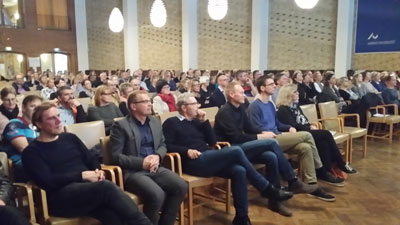 Aulaen var knap fyldt op med medarbejdere fra Health, som var kommet for at høre om den interne problemanalyses konsekvenser på fakultetet.